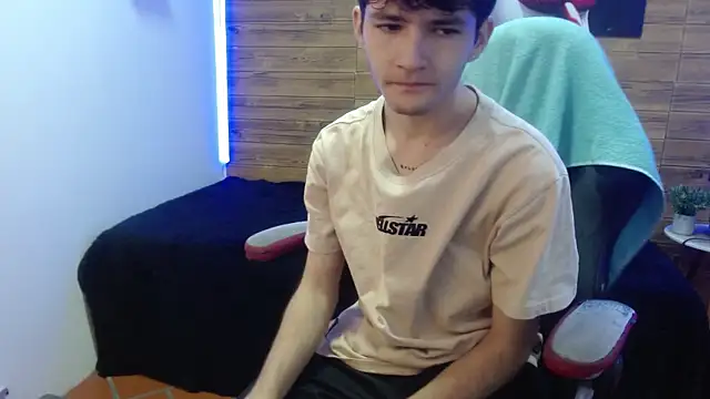 XXX chat uživo modela trevor_mob