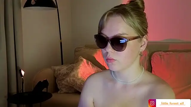 Chat XXX ao vivo de LittleForestELF2