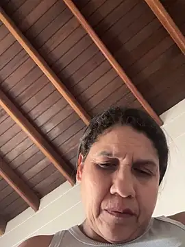 siri_duque Show in webcam