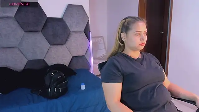 Živý XXX chat MikaelaStone