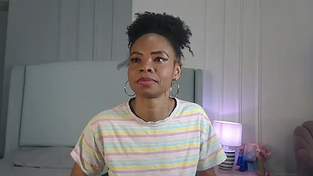 ChantalGarner's Live XXX Chat