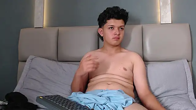 Show modela TiagoRussh na web-kameri