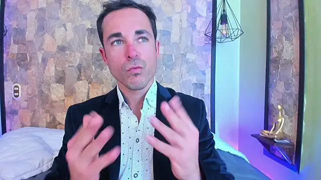 Adams_Sanz Adlı Modelin Canlı XXX Sohbeti