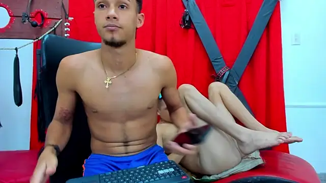 Živý XXX chat friends_lust_latin