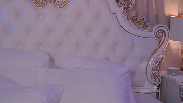 ArianaMell 即時 XXX 聊天