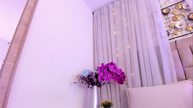 CannelaSmith's Live XXX Chat