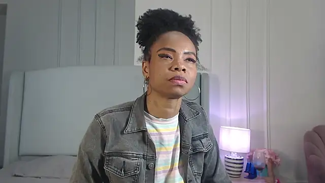 ChantalGarner's Live XXX Chat
