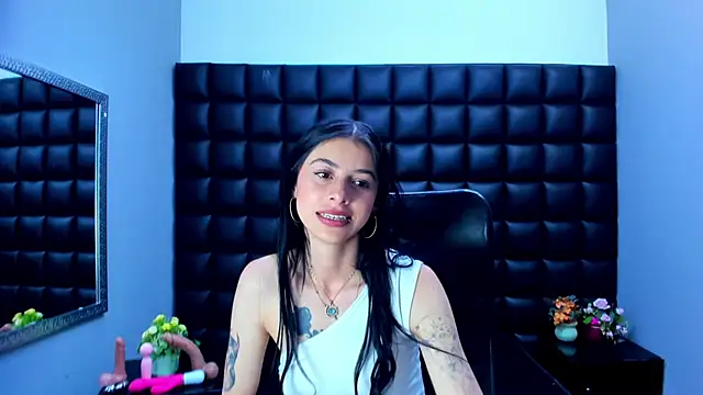Dulce_Miaa_ Adlı Modelin Canlı XXX Sohbeti