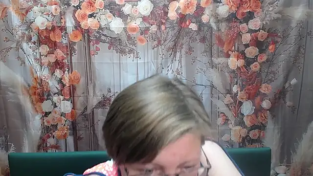 Chat +18 de RadaChudna ao vivo