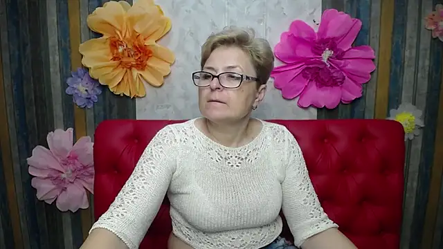 Онлайн чат XXX EmiliaGree