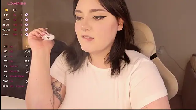 YumiYammyn Live XXX chat