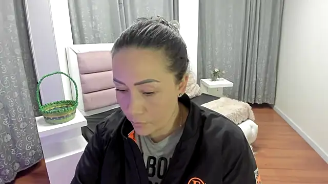 Chat +18 de gaby_trent ao vivo