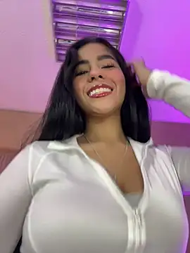 _kyraa_ Show in webcam