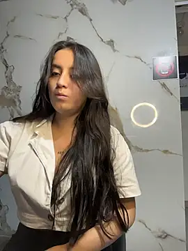 Antonella_Julieta Show in webcam