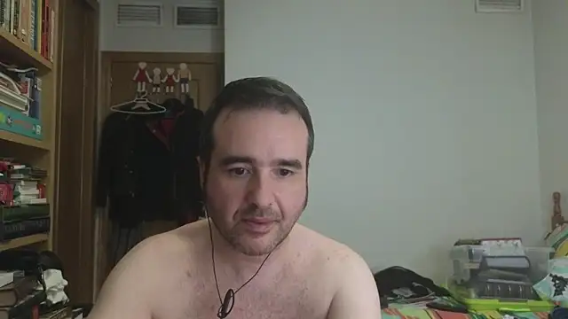curiosillo83 élő XXX-chatje
