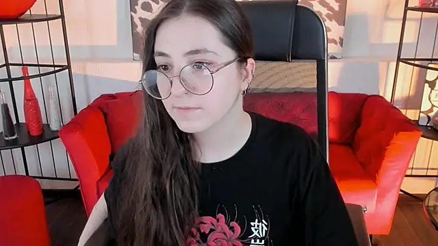 VirtuallVoyant's Live XXX Chat