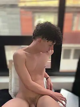 yoursexyjose Show Webcam