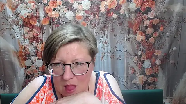 RadaChudna Chat XXX in diretta