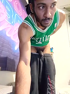 Mikaaa97 即時 XXX 聊天