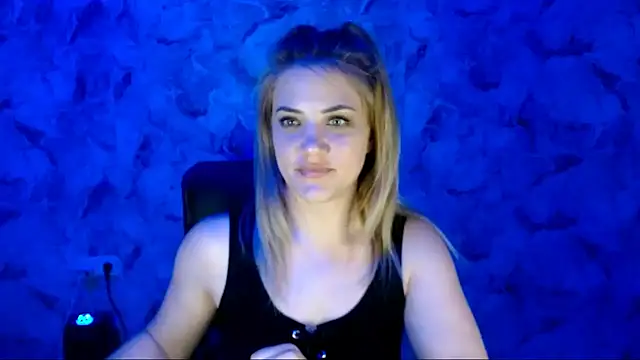 nika_gold1's Live XXX Chat