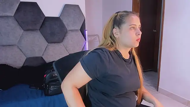 Chat XXX Live MikaelaStone
