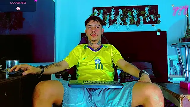 HannibalLester live XXX chat