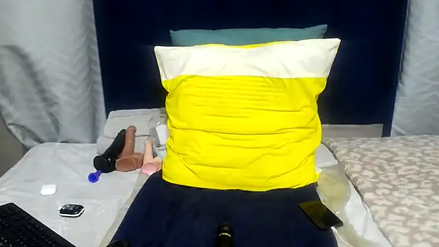 Candylips22's Live XXX Chat
