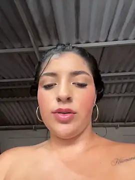 Isaa-Sweet Live XXX-chat