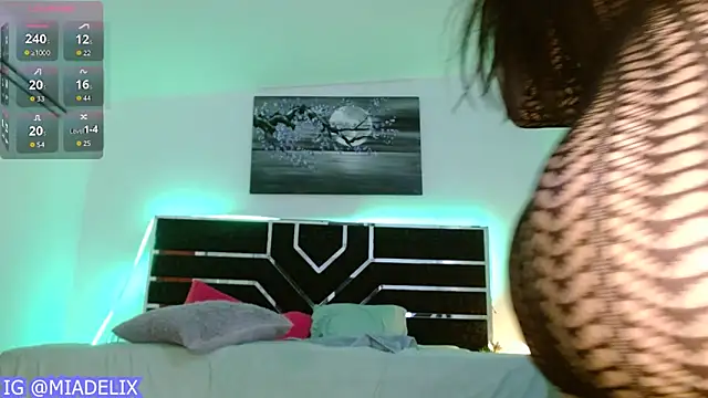 -MiaKitty-'s Live XXX Chat