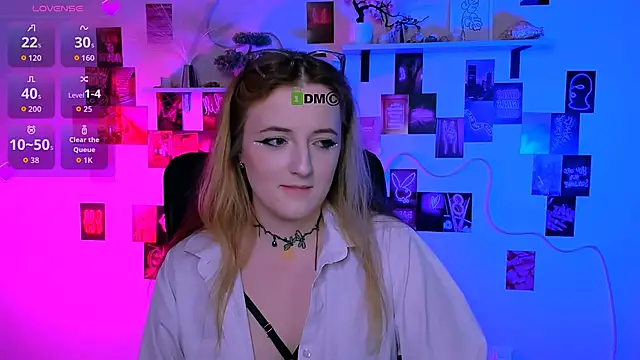 luna_berryy élő XXX-chatje