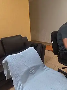 Tiojhonny Adlı Modelin Canlı XXX Sohbeti