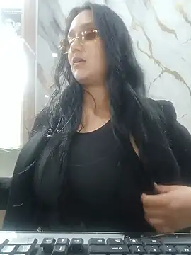 Esmeralda333 Live XXX-Chat