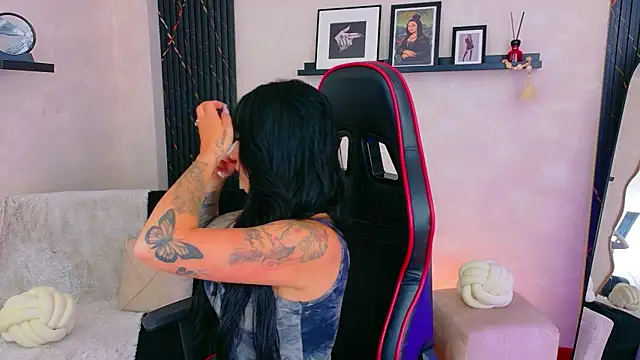 EmmyEvans1 Live XXX-Chat
