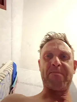 Marcin43w: διαδικτυακό σόου στην κάμερα