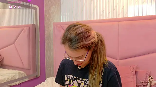 Czat XXX na żywo – AmbeerWood_