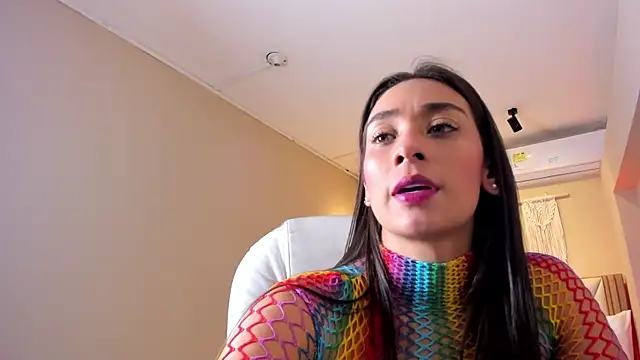 NahimiThompson's Live XXX Chat