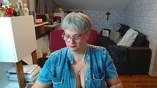 Webkamerová show bigtits4you