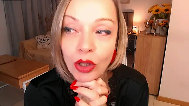 Chat +18 de Tilly_Eliot ao vivo