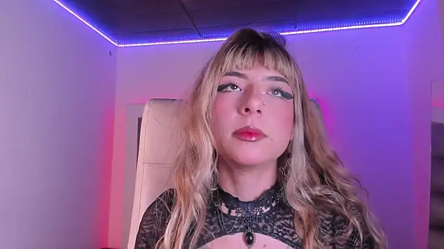 adhalee_js' Live XXX Chat