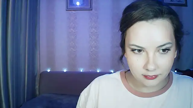 MoodieMira Live XXX-chat