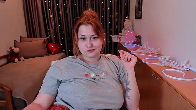 NoraLiin Chat XXX live