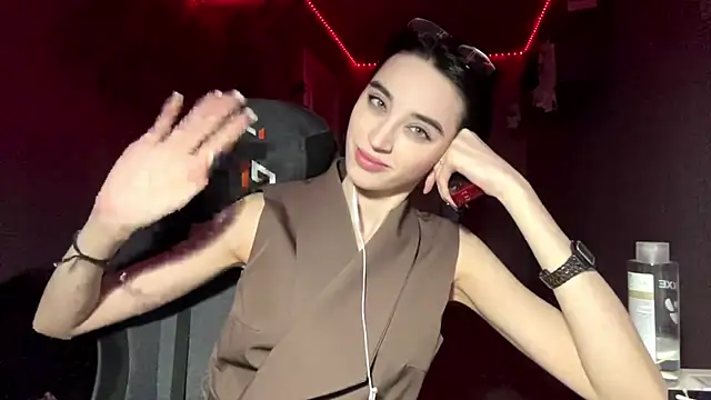 Show modela NightFoxxx na web-kameri