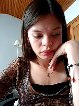 _Isabella-7's Live XXX Chat