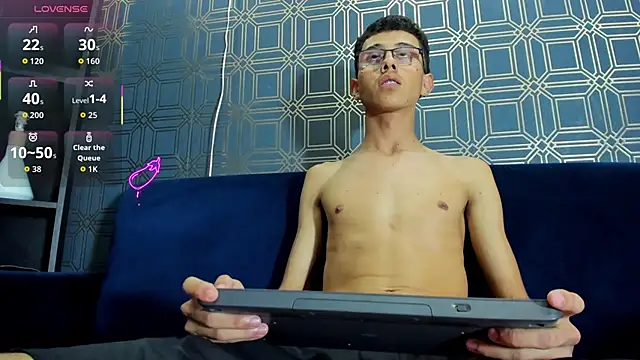Chat XXX en directo de asher_lux