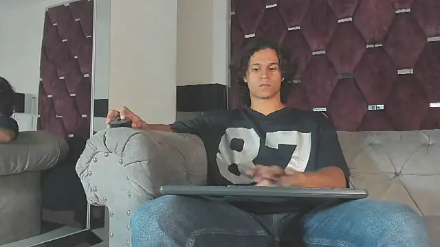 Chat XXX Live TonyBenedetti