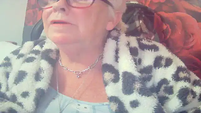 Онлайн чат XXX Playful_MILF_Demi