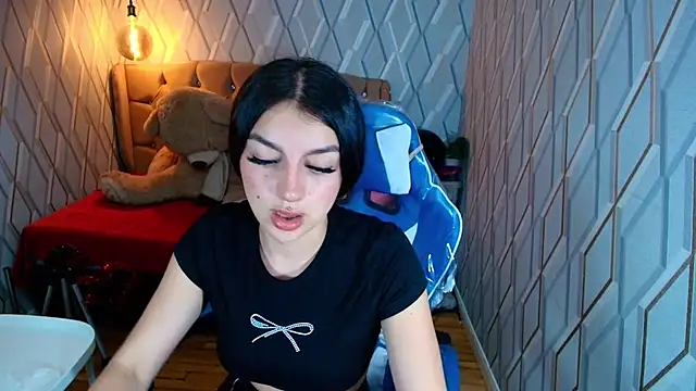 Angelchristix Adlı Modelin Canlı XXX Sohbeti