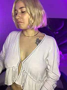 noah_ec Show in webcam