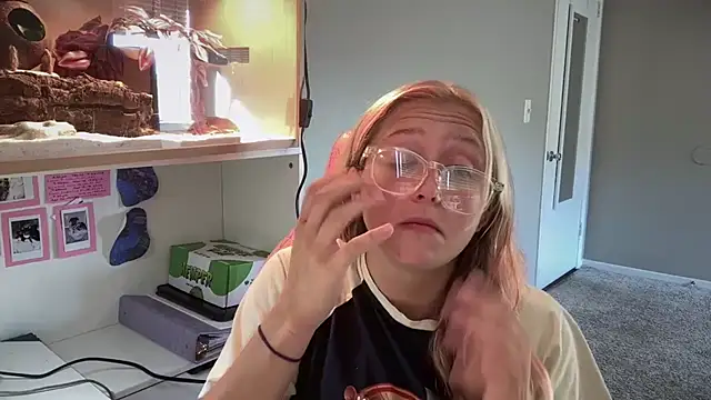 Pokazy przed kamerką – MUSCLEMOMMY1365