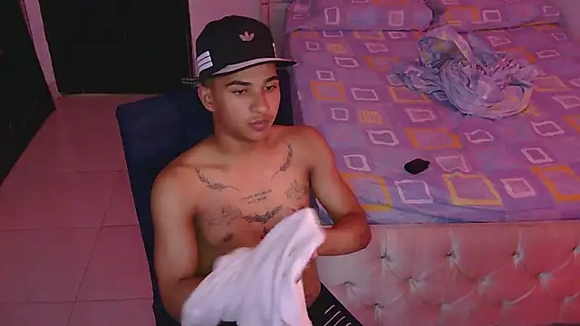 MiloRush Show in webcam